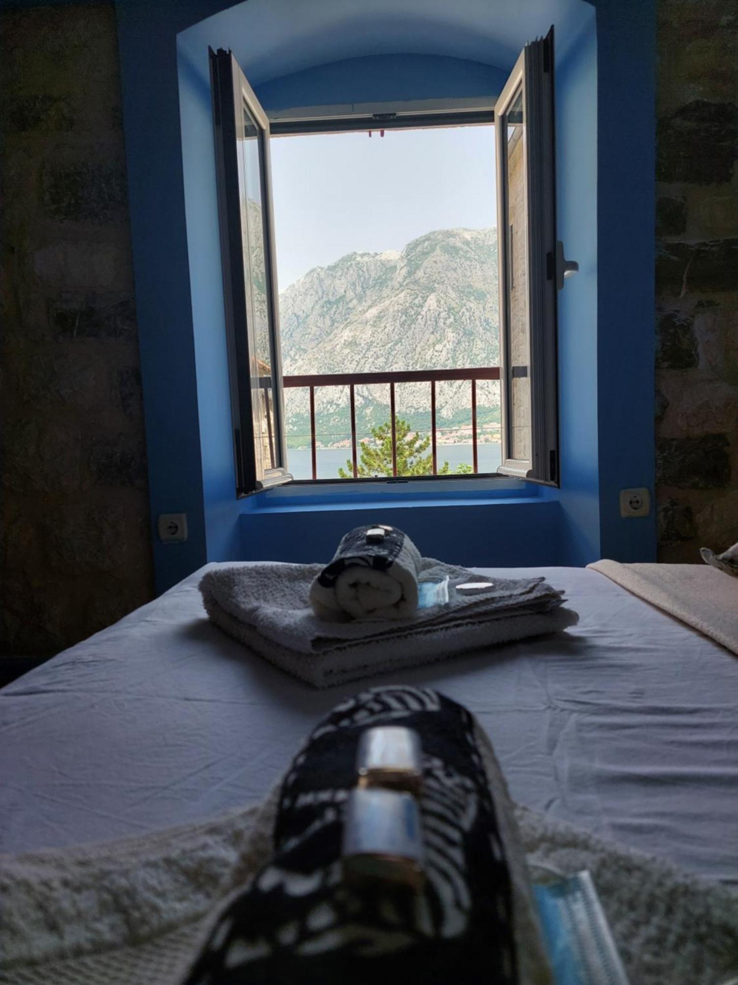 Apartments Jelena Kotor Rum bild