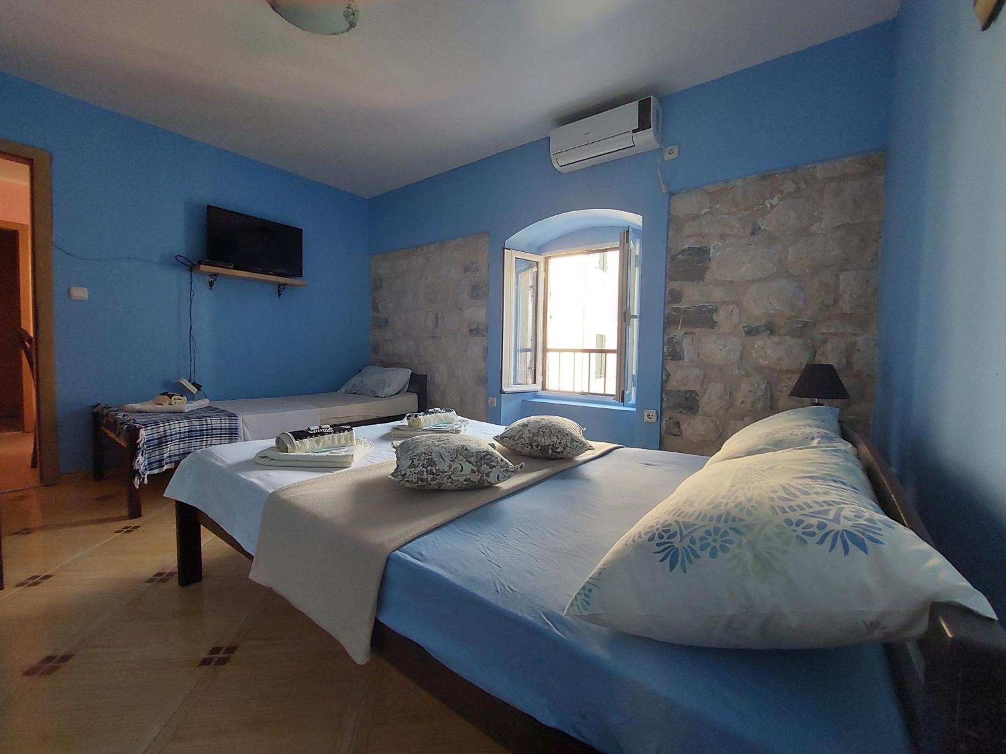 Apartments Jelena Kotor Rum bild