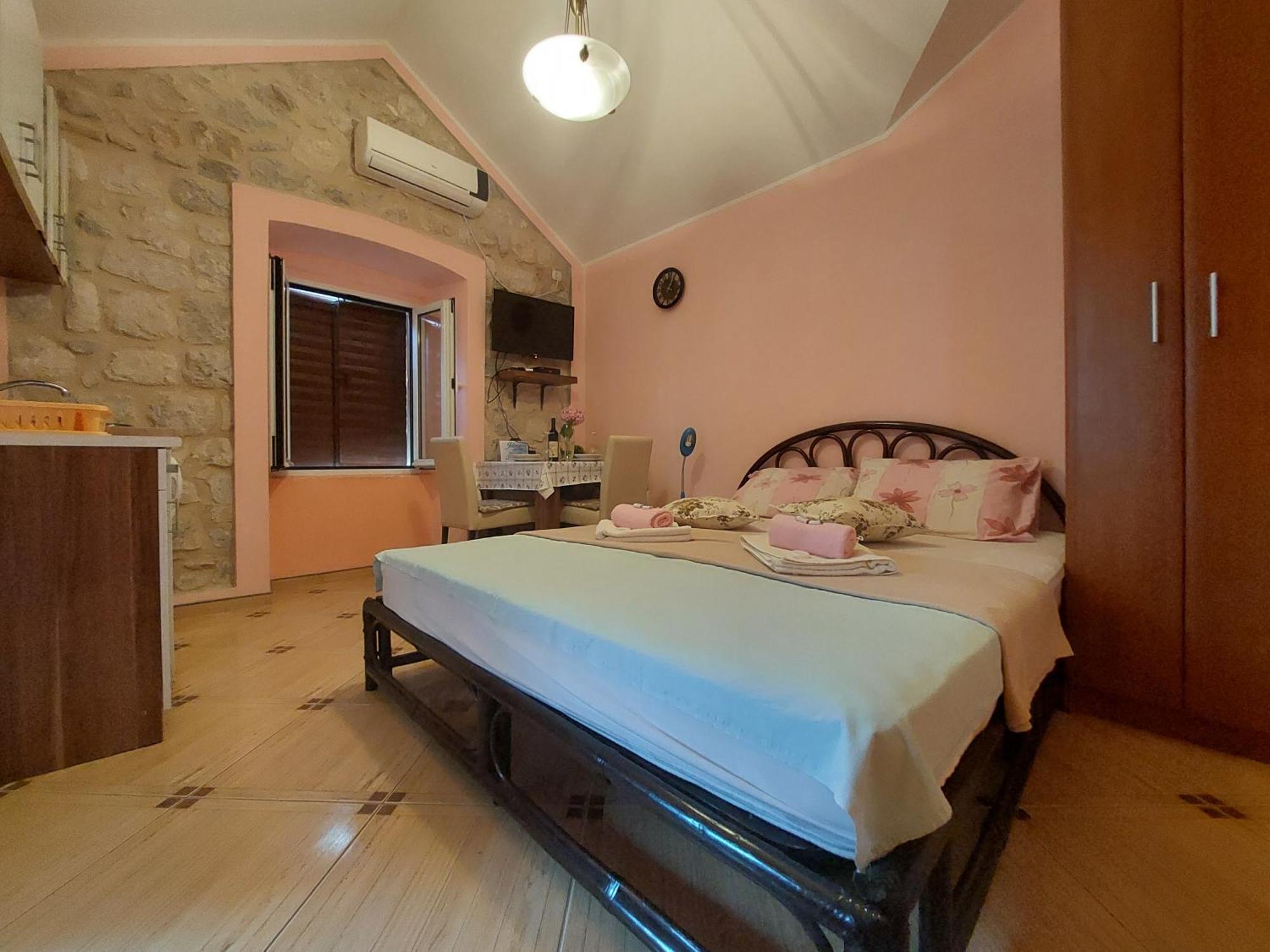 Apartments Jelena Kotor Rum bild