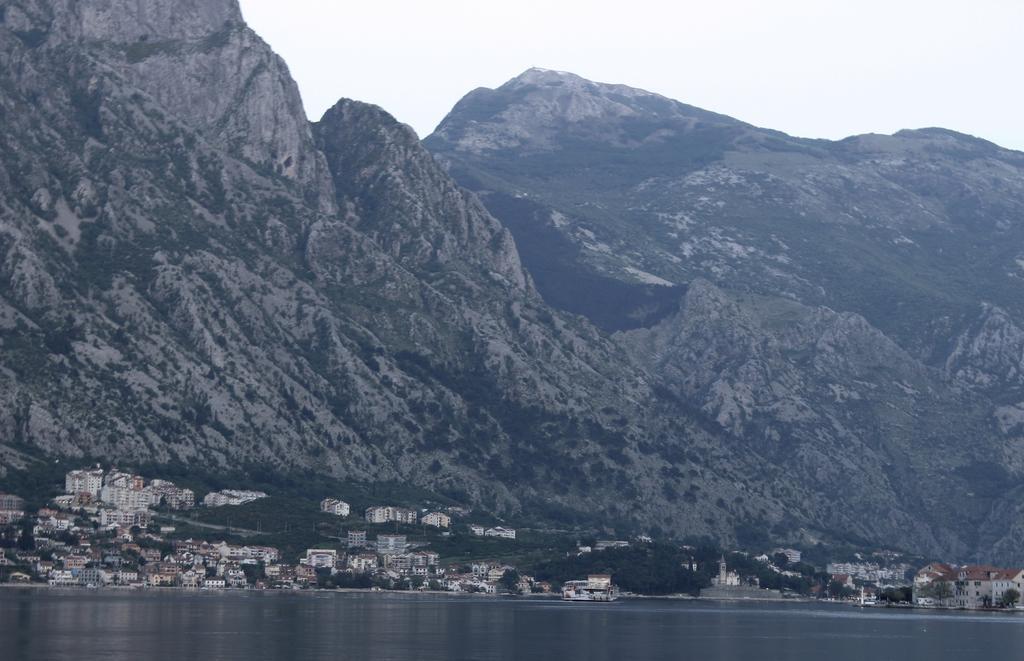 Apartments Jelena Kotor Exteriör bild